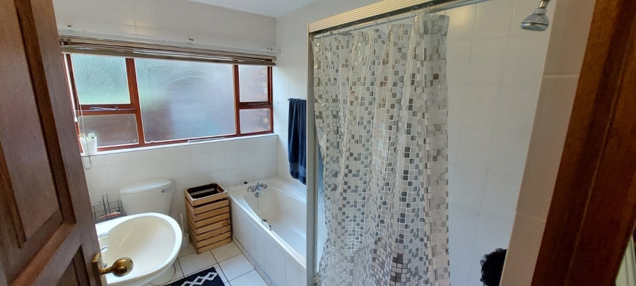 4 Bedroom Property for Sale in Noorsekloof Eastern Cape